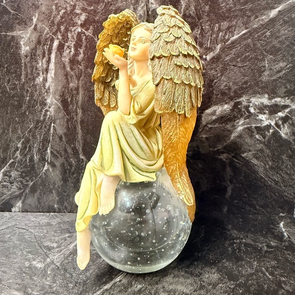 Angel/Fairy Figurine on Glass Ball - Picture 5 of 13